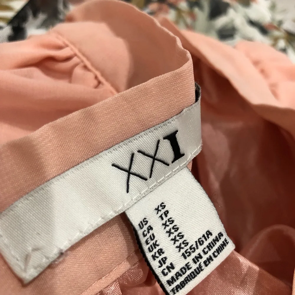 Outfit - Picture 3 of 5